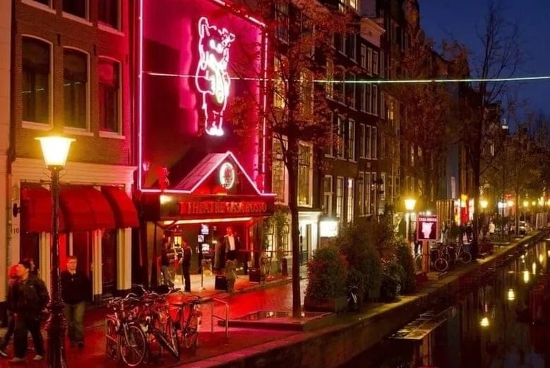 Amsterdam flyttar Red Light District bordeller till nya Erotiska Center