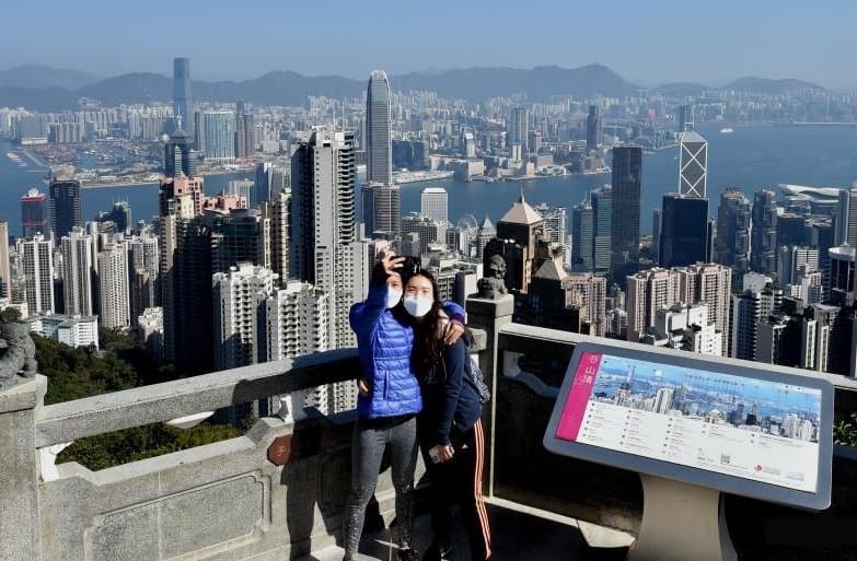 Nekat kanggo turis Hong Kong pungkasane dadi bebas topeng