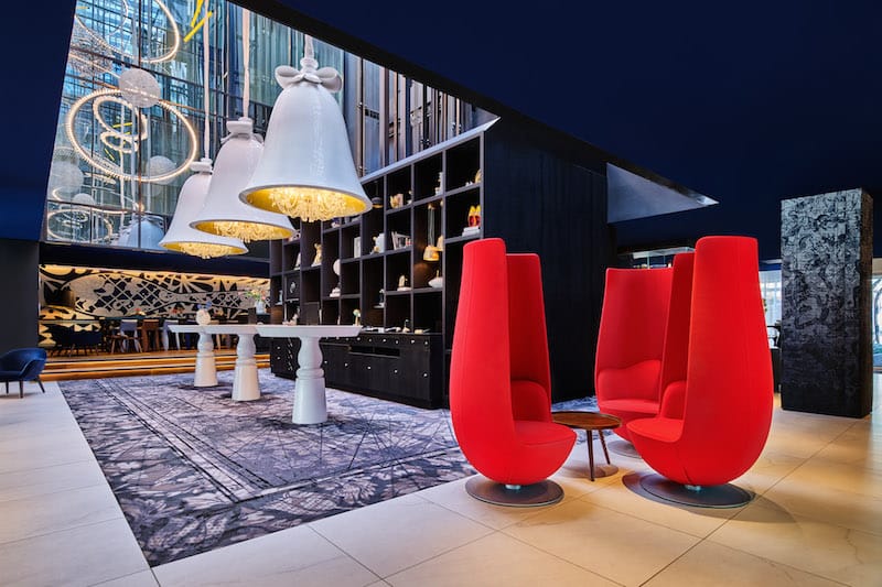 Andaz-Amszterdam-Lobby-Tulipán-székek