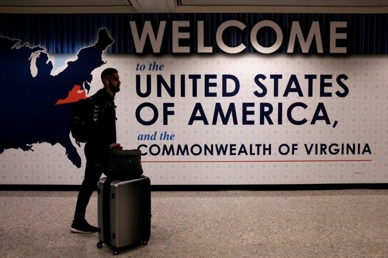 Sadece Aşılanmış Yabancı Ziyaretçilerin ABD'ye Girmesine İzin Verilecek