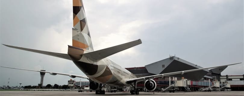 Etihad Airways debake nan Lahavàn, Kiba pou premye fwa