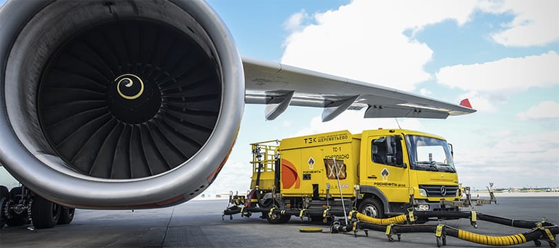 Rosyjski Rosnieft rozpoczyna sprzedaż paliwa lotniczego na niemieckim lotnisku w Stuttgarcie