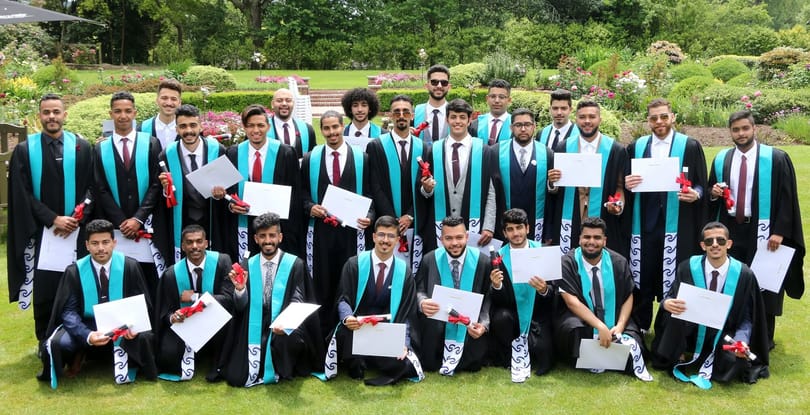 Саудын Арабын оюутнууд Шинэ Зеландын нислэгийн удирдлагын хөтөлбөрийг төгссөн
