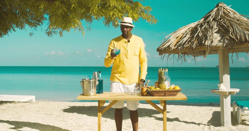 Antigua a Barbuda inspiréiert Reesend mat Ënnerschrëft Cocktail "The Lift Off"