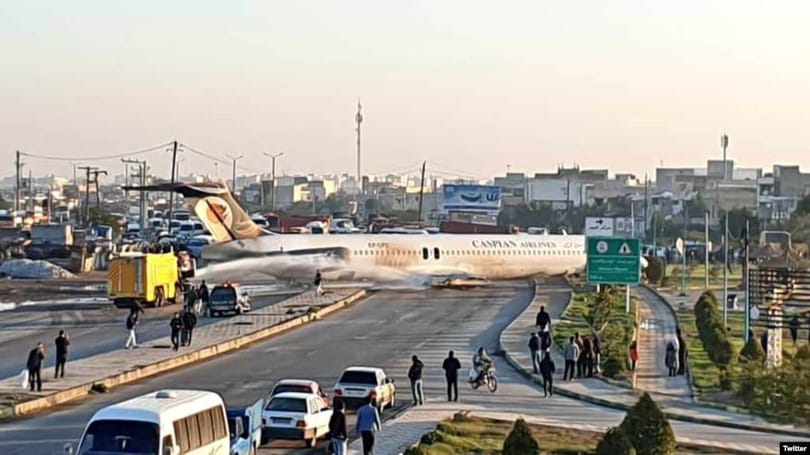 Caspian Air lidmašīna ar 130 avārijas piezemēšanās klāja Irānā