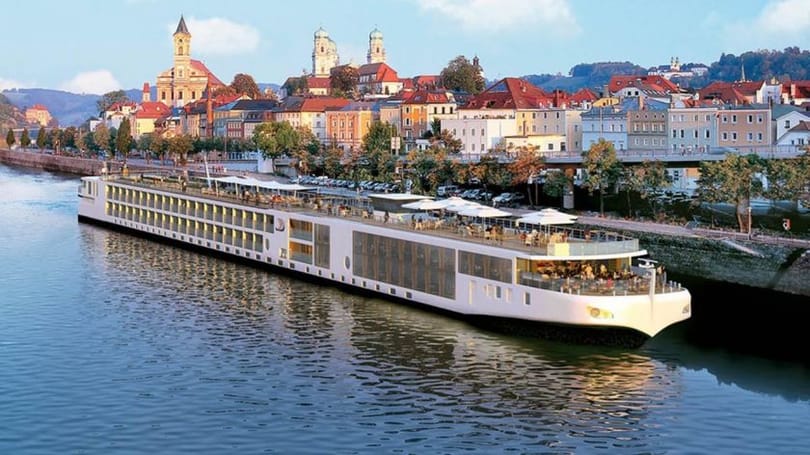 Viking Cruise 회장 Hagen이 코로나 바이러스에 대해 게스트에게 한 말은 무엇입니까?