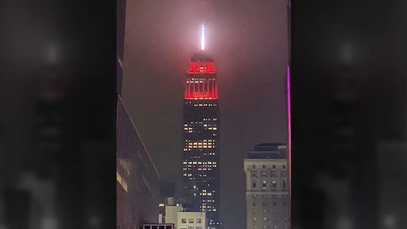 Uurlijkse groet: Empire State Building schittert van de kleuren