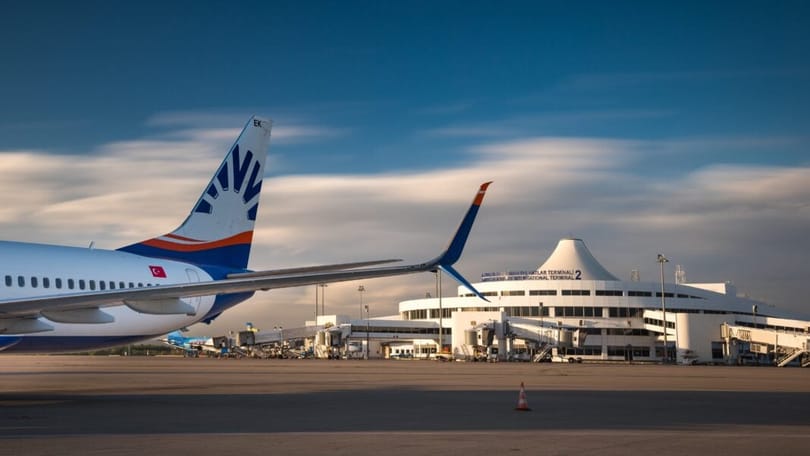 Turecká vláda prodlužuje koncesi na letiště Fraport TAV Antalya o dva roky