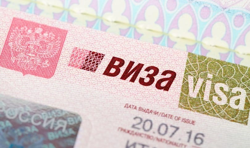 Rússia restabelece taxa integral de visto de entrada para visitantes europeus