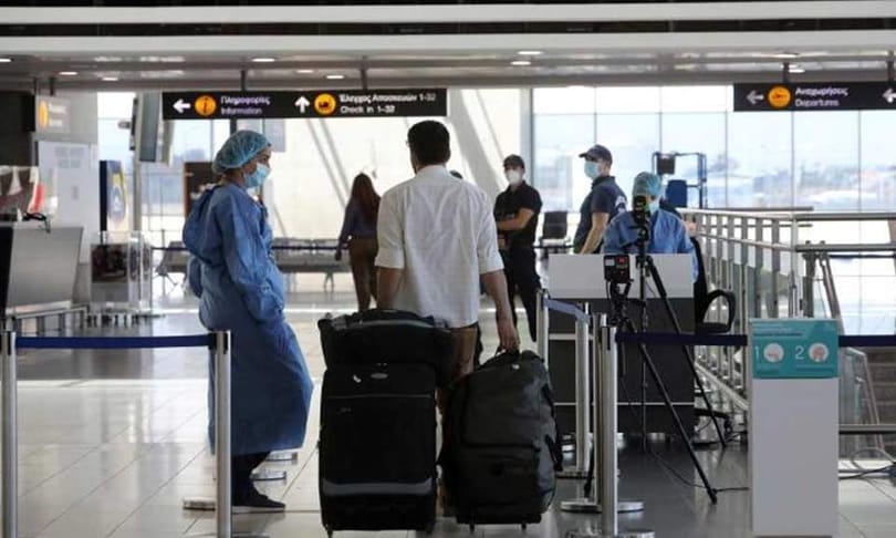 Cipro rende obbligatoria la maschera facciale e aumenta i test COVID-19 negli aeroporti