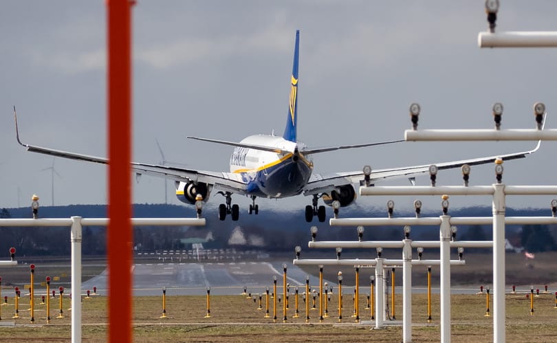 Die EU setzt die Regeln für die Nutzung von Flughafen-Slots aus, da die weltweite Nachfrage nach Flugreisen zusammenbricht