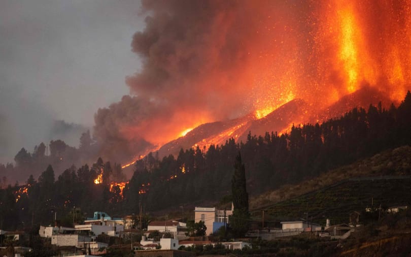 Kepulauan Canary 'selamat' kata menteri ketika 5,000 orang melarikan diri dari letusan La Palma