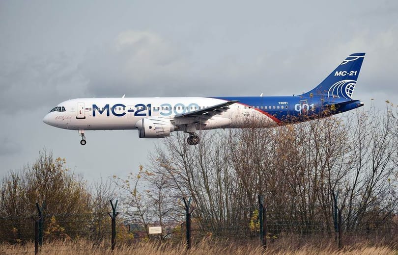 Un nou avió de passatgers rus MS-21 aterra d'emergència fora de Moscou