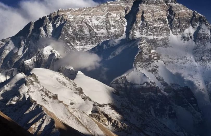 O Coronavirus está alcançando o Monte Everest, mas apenas do lado chinês