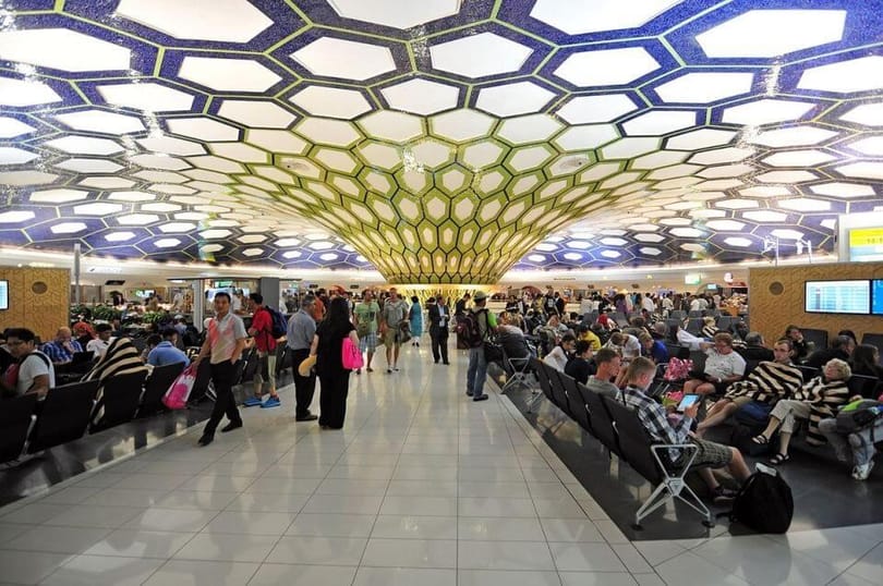 Vasarā Abū Dabī Starptautiskajā lidostā iet vairāk nekā 4.5 miljoni pasažieru