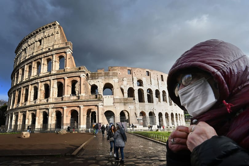 Med 30K nye COVID-19 sager på en dag annoncerer Italien lockdown