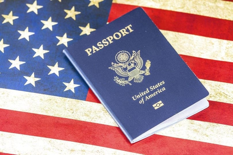 Primeiro passaporte de gênero neutro emitido nos Estados Unidos.