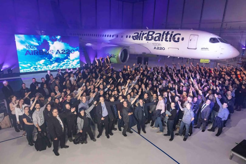 Airbus llança el 100è avió A220 produït