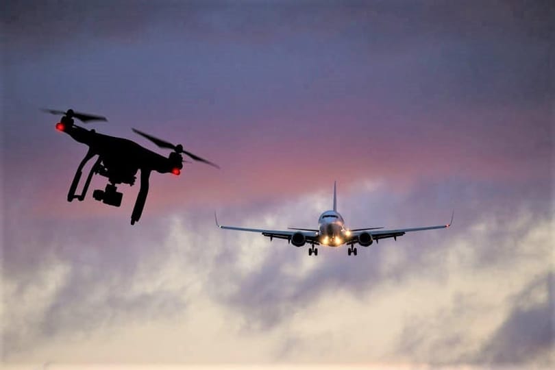 Drone desonesto fecha o maior aeroporto da Espanha, suspendendo todos os voos