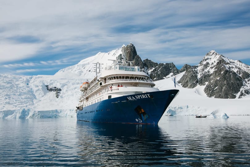 تعلن شركة Poseidon Expeditions عن رحلات جديدة في القطب الشمالي 2021 و 2021-22 في القطب الجنوبي مع خصومات للحجز المبكر