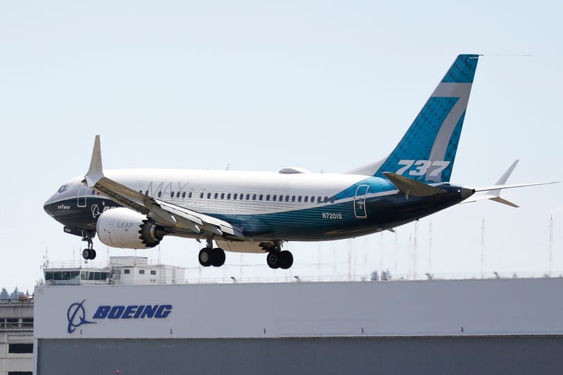 FAA OKs Boeing 737 MAX retounen nan sèvis komèsyal yo