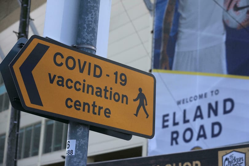 Centenas de pessoas vacinadas hospitalizadas no Reino Unido com Delta