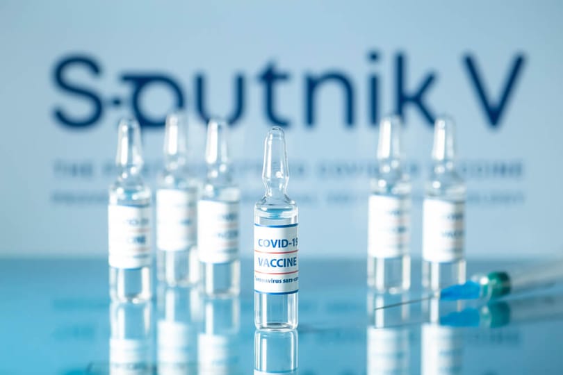 A vacina russa Sputnik V agora aprovada para entrada em Israel.