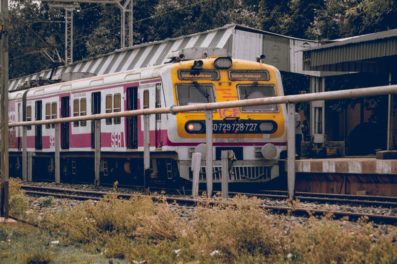 印度-孟加拉国跨境铁路线代表性图像| 照片：Ranjit Pradhan，来自 Pexels