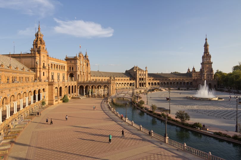Seville Considers Charging Tourists