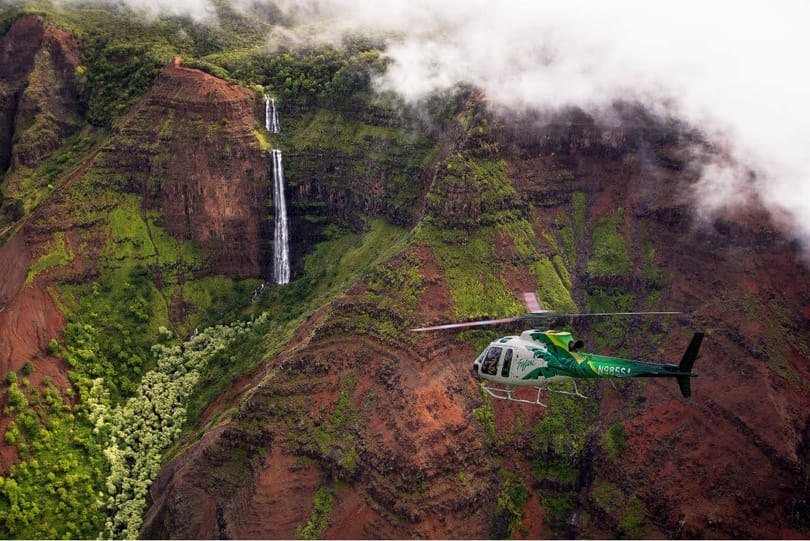 Safari helikopteru avārija Havaju salās: izdzīvojušie?