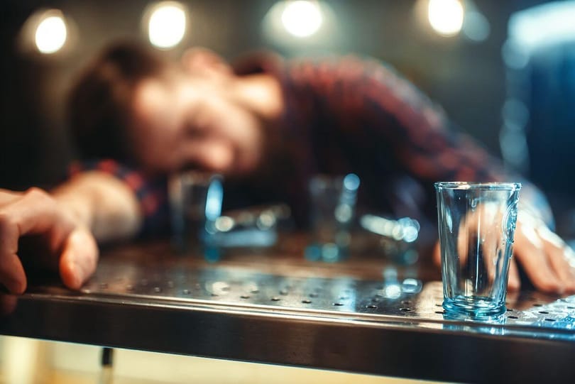 Britannia rikkoi uuden ennätyksen alkoholiin liittyvissä kuolemissa vuonna 2020