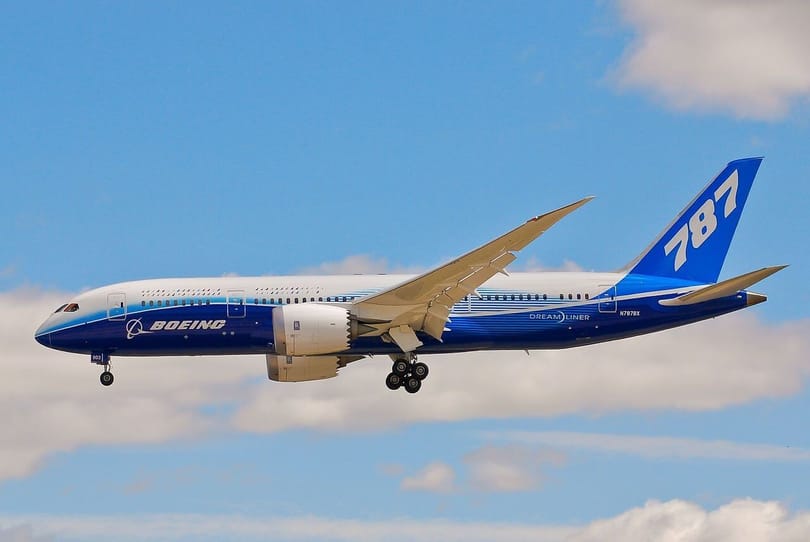 China Aircraft Leasing Group menerima jet Boeing 787 Dreamliner pertamanya
