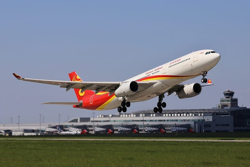 Fly fra New Praha til Beijing med Hainan Airlines
