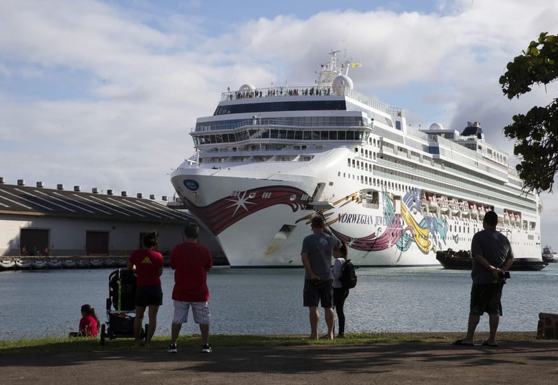 Норвешките патници на крстарење со накит имаа дозвола да се симнат на Хаваите за да патуваат дома