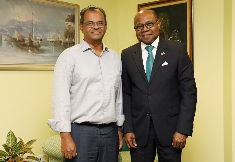 Ministrul turismului Bartlett se întâlnește cu proprietarul Jamaica Tallawah