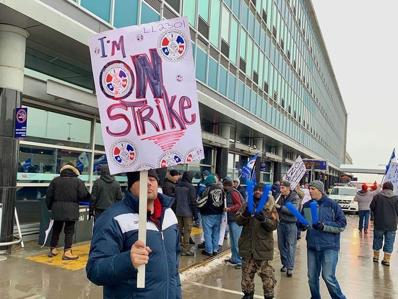 Los trabajadores de Swissport se declaran en huelga en los aeropuertos de Montreal