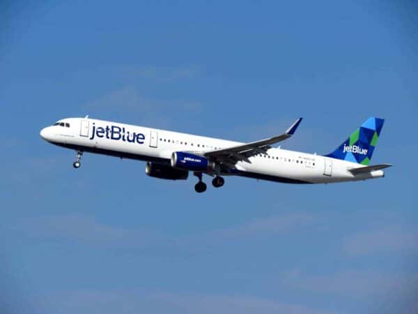 JetBlue मा न्यूयोर्क JFK देखि सेन्ट किट्स उडान