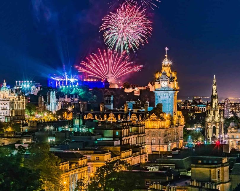 Edinburghin kalleimmat uudenvuodenaaton kohteet Isossa-Britanniassa