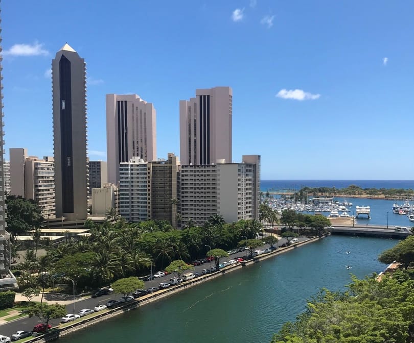 Hawaii Tourism Finalizzazione di contratti con fornitori di marketing