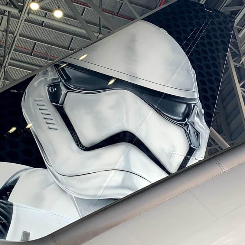 LATAM လေကြောင်းလိုင်းသည် Star Wars မှုတ်သွင်းသောလေယာဉ်ကိုထုတ်ဖော်ပြသခဲ့သည်