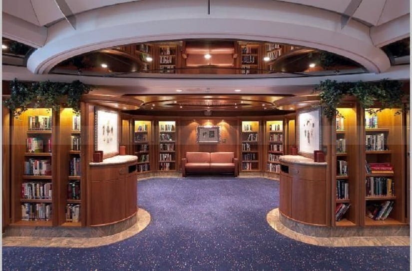 Кралско-карибски круизен кораб-библиотека