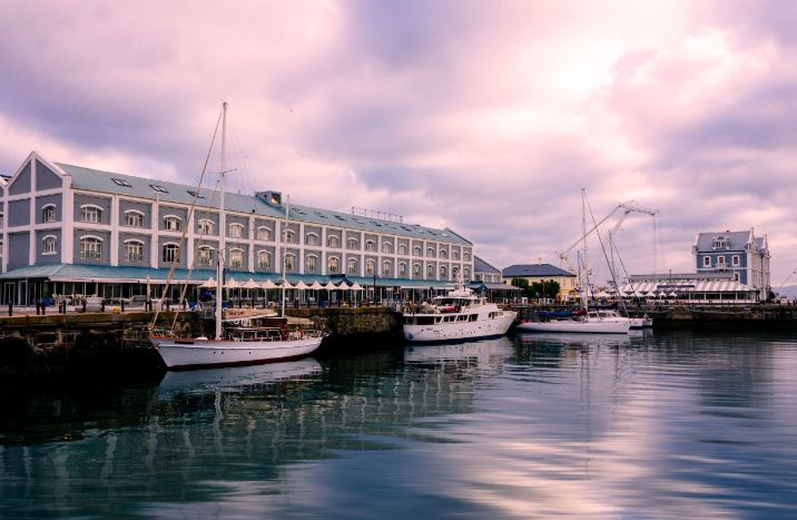 hillary-fox-vanda-waterfront-1