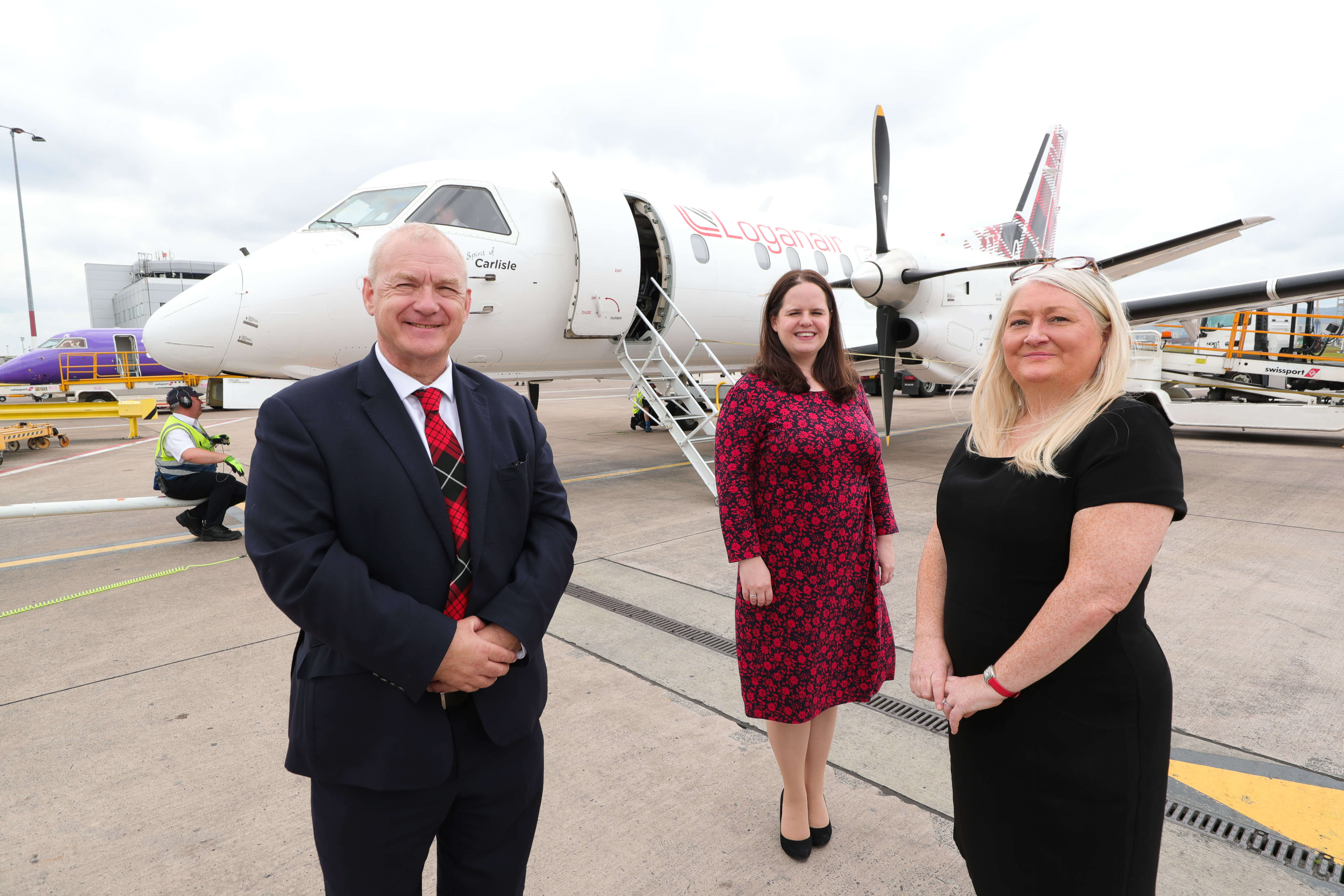 Loganair-Sales-Manager-Colin-Gracey-Ellie-McGimpsey-Aviation-Development-Manager-at-Belfast-City-Airport-and-Sharon-Robertson-Head-of-Loganair-Contact-Centre-1