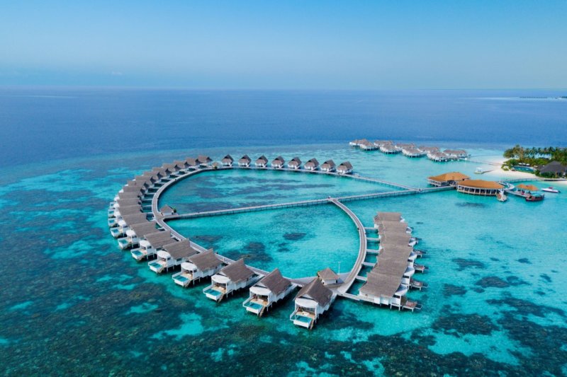 Centara Invites Besties To Hang Out At Its Two Resorts In The Maldives ...