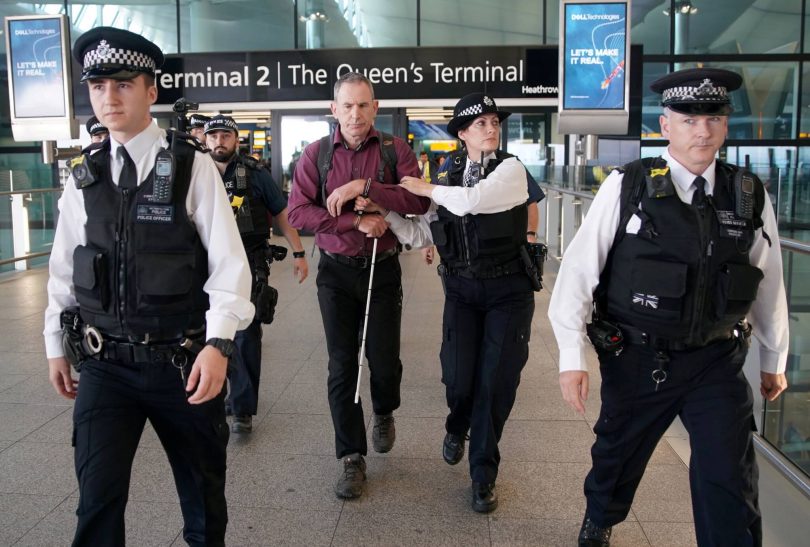 在“无人机抗议”失败后在希思罗机场逮捕了生态恐怖分子