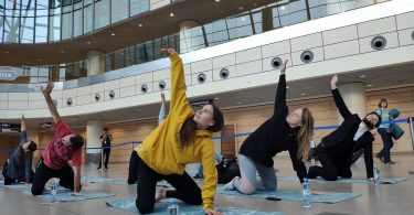 Moscow Domodedovo Airport hosts its first open yoga session