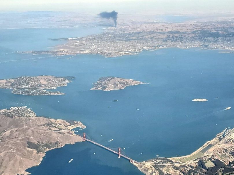 Τεράστια έκρηξη και πυρκαγιά κοντά στο Σαν Φρανσίσκο πυροδοτούν «έκτακτη ανάγκη HAZMAT»