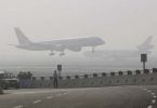 Voli in terra, treni in ritardu: Una nebbia densa paralizza a capitale indiana