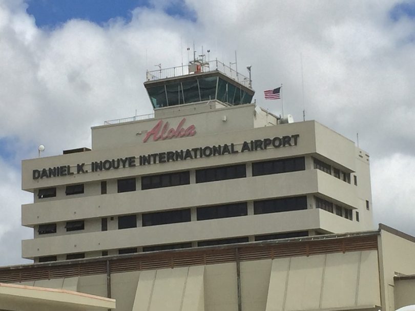 Arodbiedrību darbinieku mītiņš Honolulu lidostā