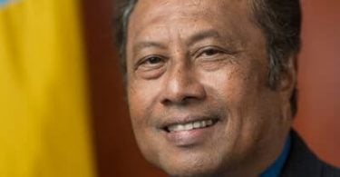 A loção bronzeadora mata: o presidente de Palau, Tommy Remengesau, a torna ilegal